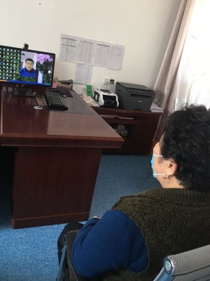 “1小時聆聽計劃”開啟“心”路！心理咨詢師和養老院老人屏對屏 解開心結